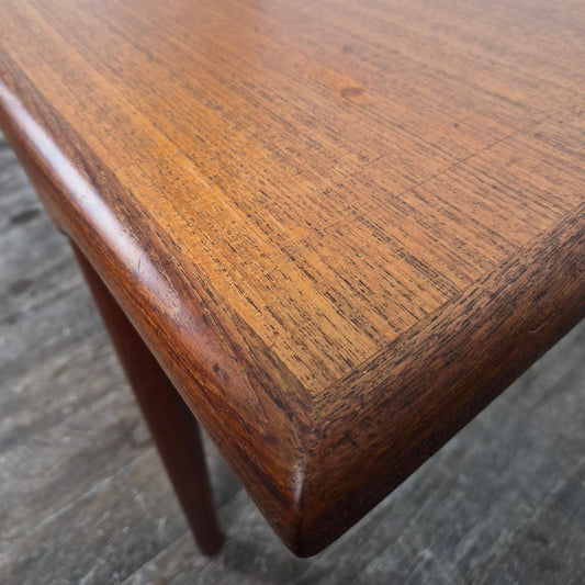 Table basse en teck, Danemark, 1960 – vue de dessus – en teck – Danemark, années 1960 – Atelier 56