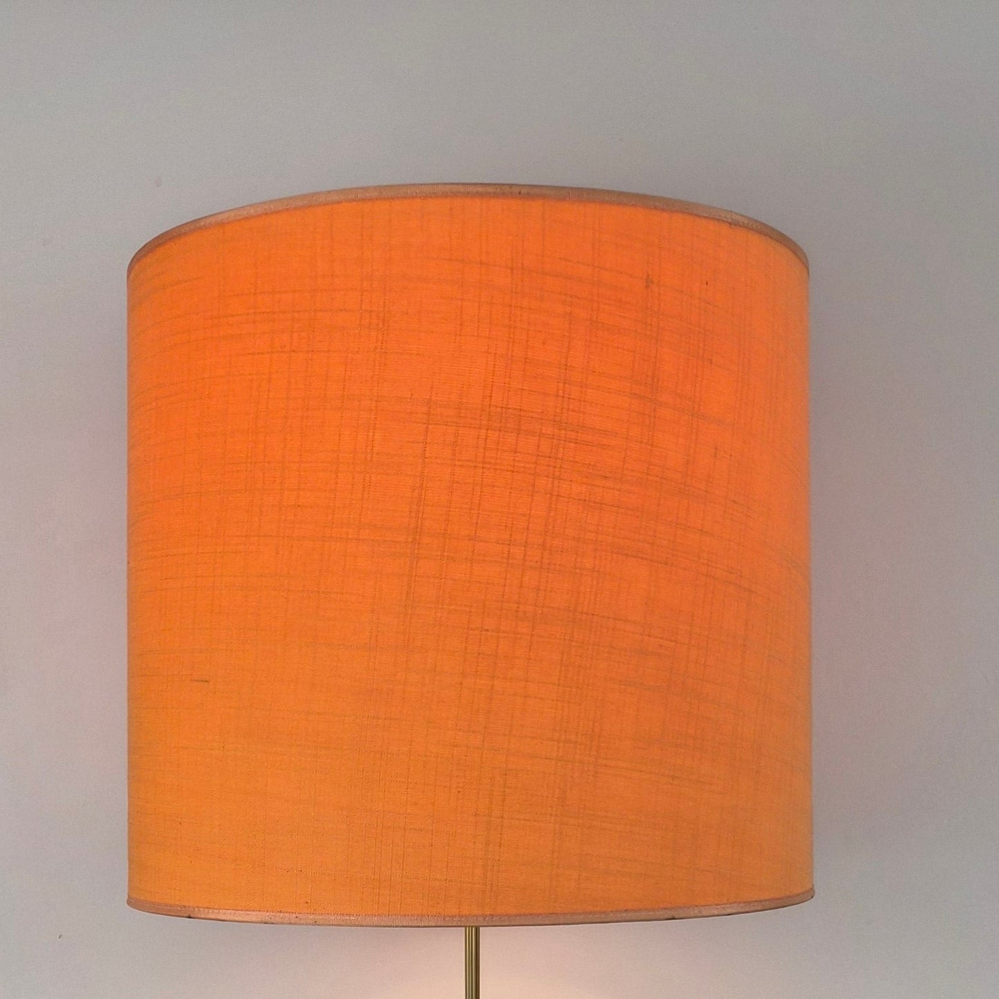 Lampe sur pied en teck avec abat jour, Danemark, 1960 – détail du système de suspension – en teck – Danemark, années 1960 – Atelier 56