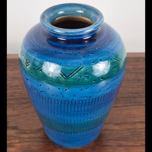 Vase en terre cuite émaillé Rimini Blue par Aldo Londi pour Bitossi, Italie, 1960 – vue de profil – en céramique – Italie, années 1960 – Atelier 56