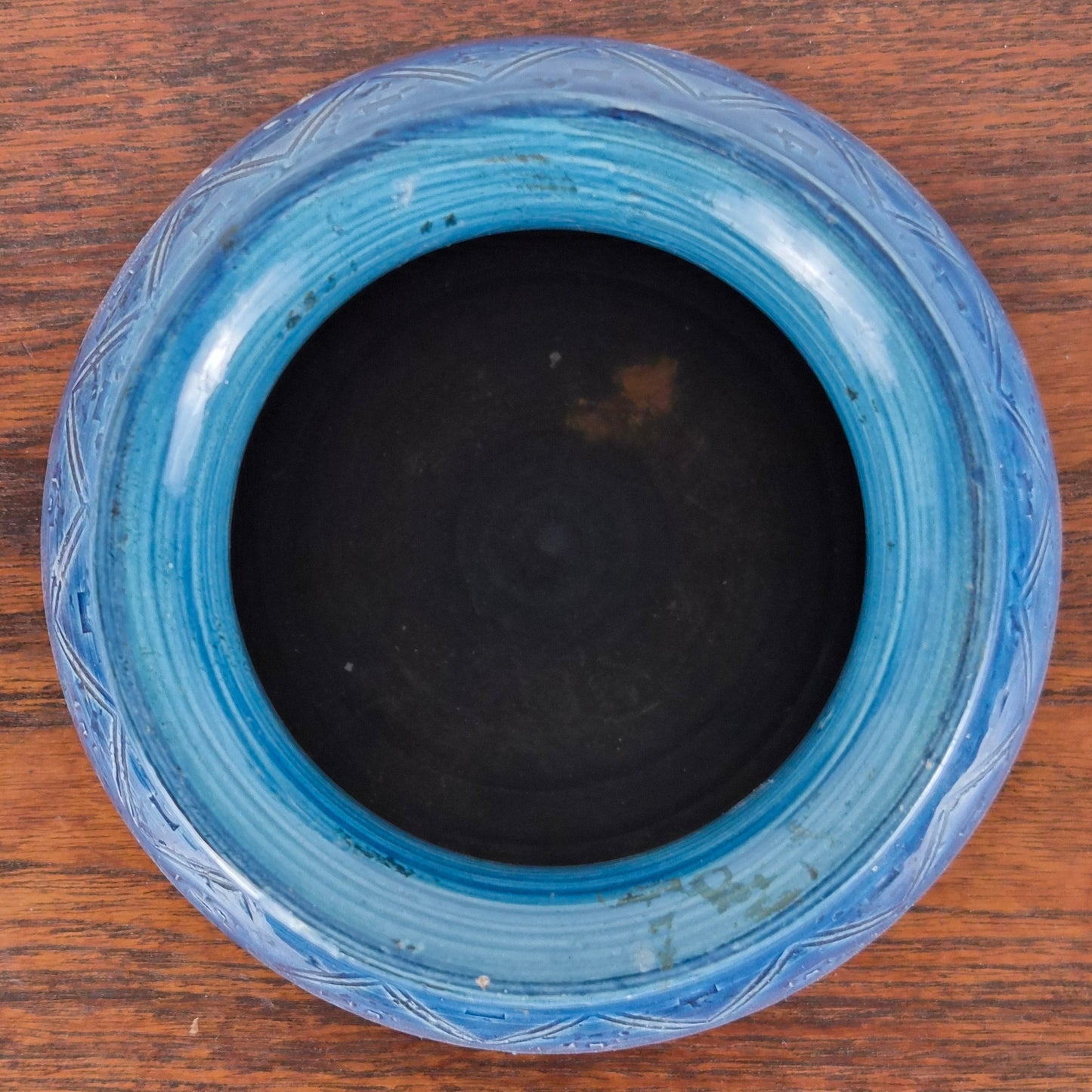 Vase en terre cuite émaillé Rimini Blue par Aldo Londi pour Bitossi, Italie, 1960 – vue de dessus – en céramique – Italie, années 1960 – Atelier 56