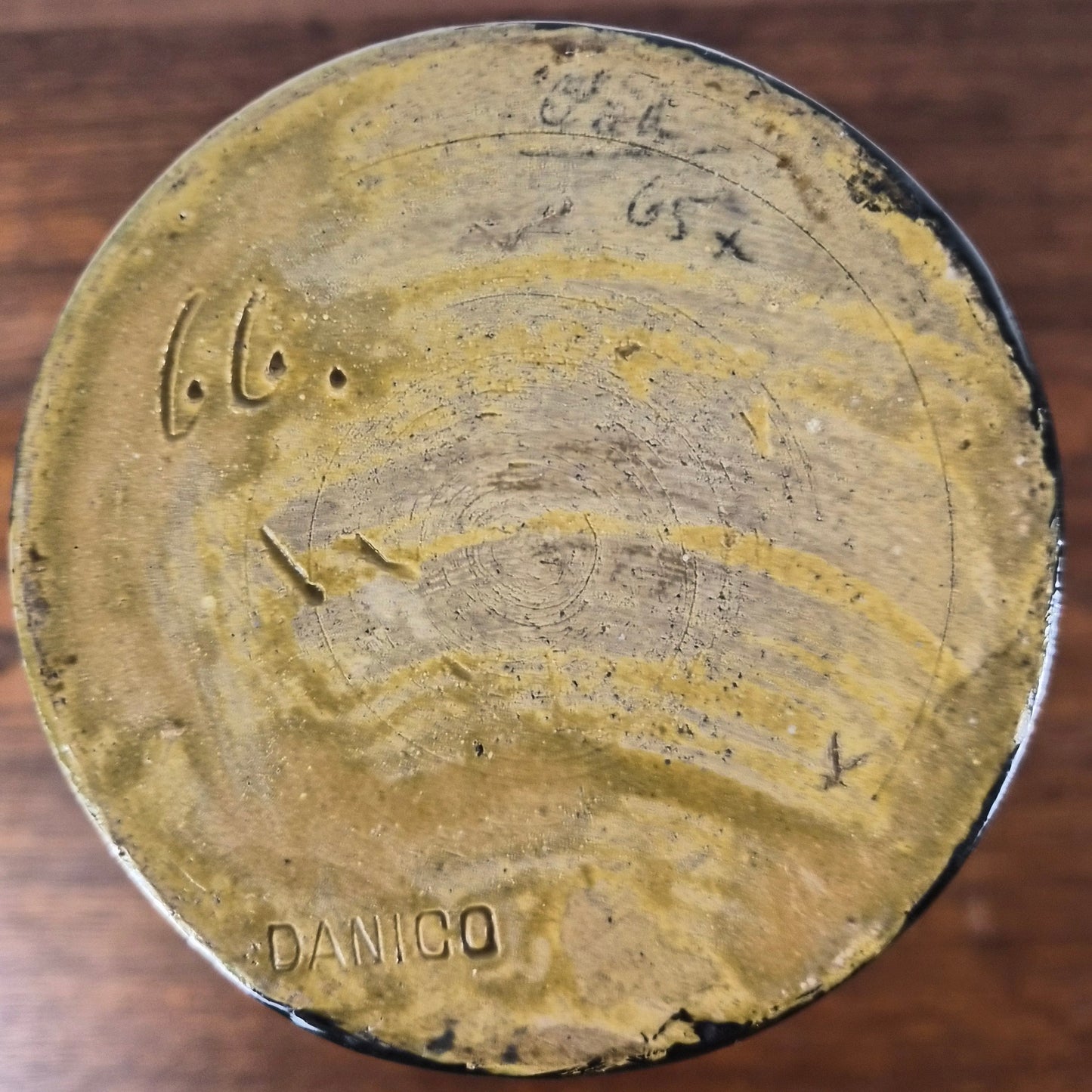 Petit vase en grès émaillé par Danico, Danemark, 1930 – détail de la matière – en céramique – Danemark – Atelier 56