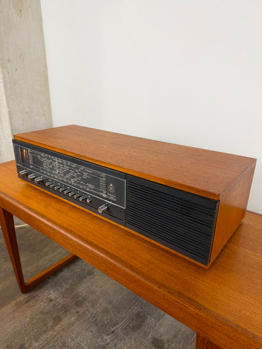 Radio mono vintage Bang & Olufsen Beomaster 700 en teck avec module Bluetooth