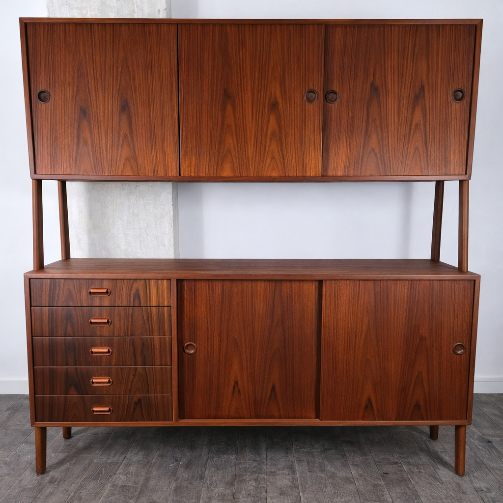 Meuble en teck danois vintage des années 1950-60, symbole du design scandinave — Atelier 56 Paris