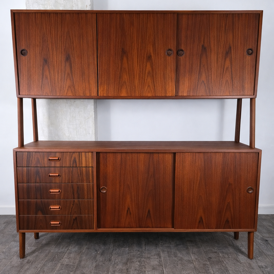 Meuble en teck danois vintage des années 1950-60, symbole du design scandinave — Atelier 56 Paris