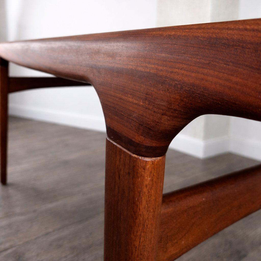 Meuble danois vintage authentique en teck — guide d'identification par Atelier 56 Paris