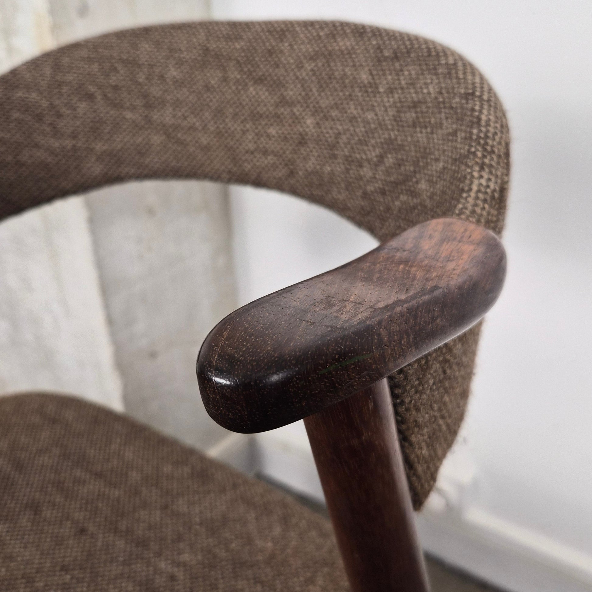 Chaise en palissande et laine, modèle 32 par Kai Kristiansen pour Korup Stolefabrik, Danemark, 1960 – vue de profil – en teck, palissandre – Danemark, années 1960 – Atelier 56