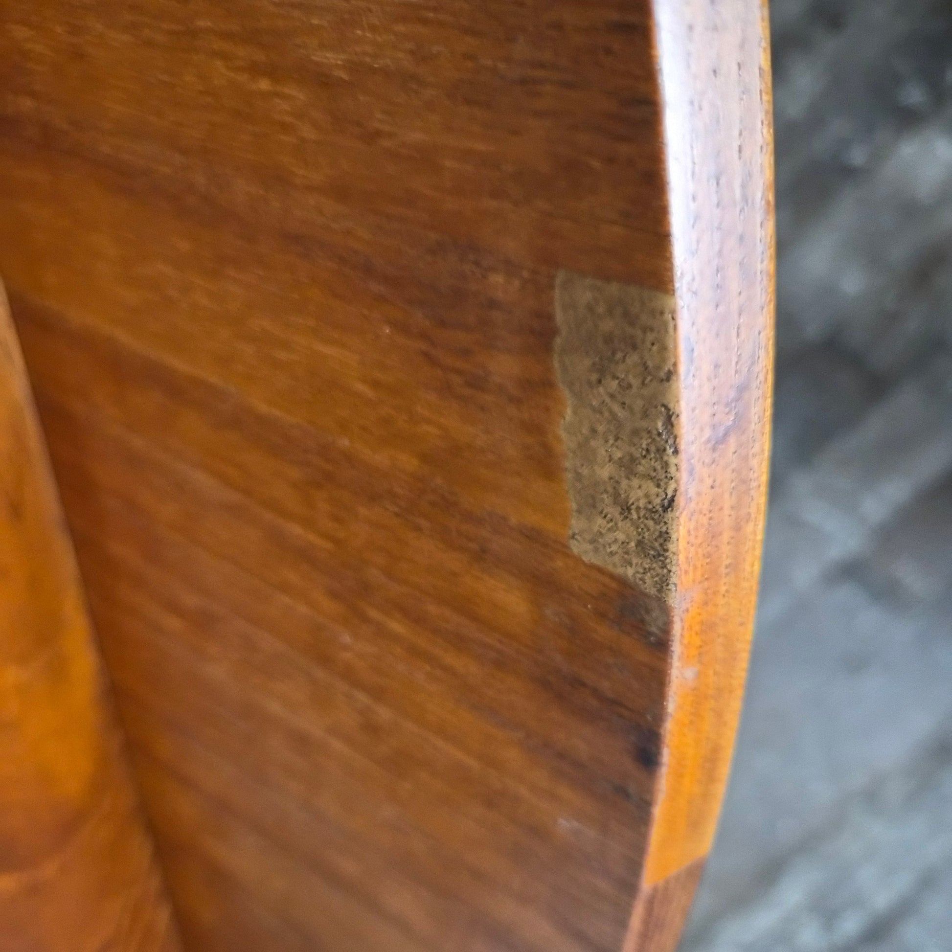 Table basse ronde en teck et corde par pour Møbelintarsia, Danemark, 1960 – détail du plateau – en teck – Danemark, années 1960 – Atelier 56