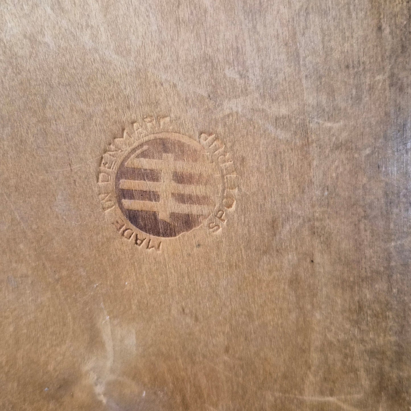 Tabouret Ottoman en teck et cuir par Hugo Frandsen pour Spøttrup Møbler, Danemark, 1960 – vue de profil – en teck, cuir – Danemark, années 1960 – Atelier 56