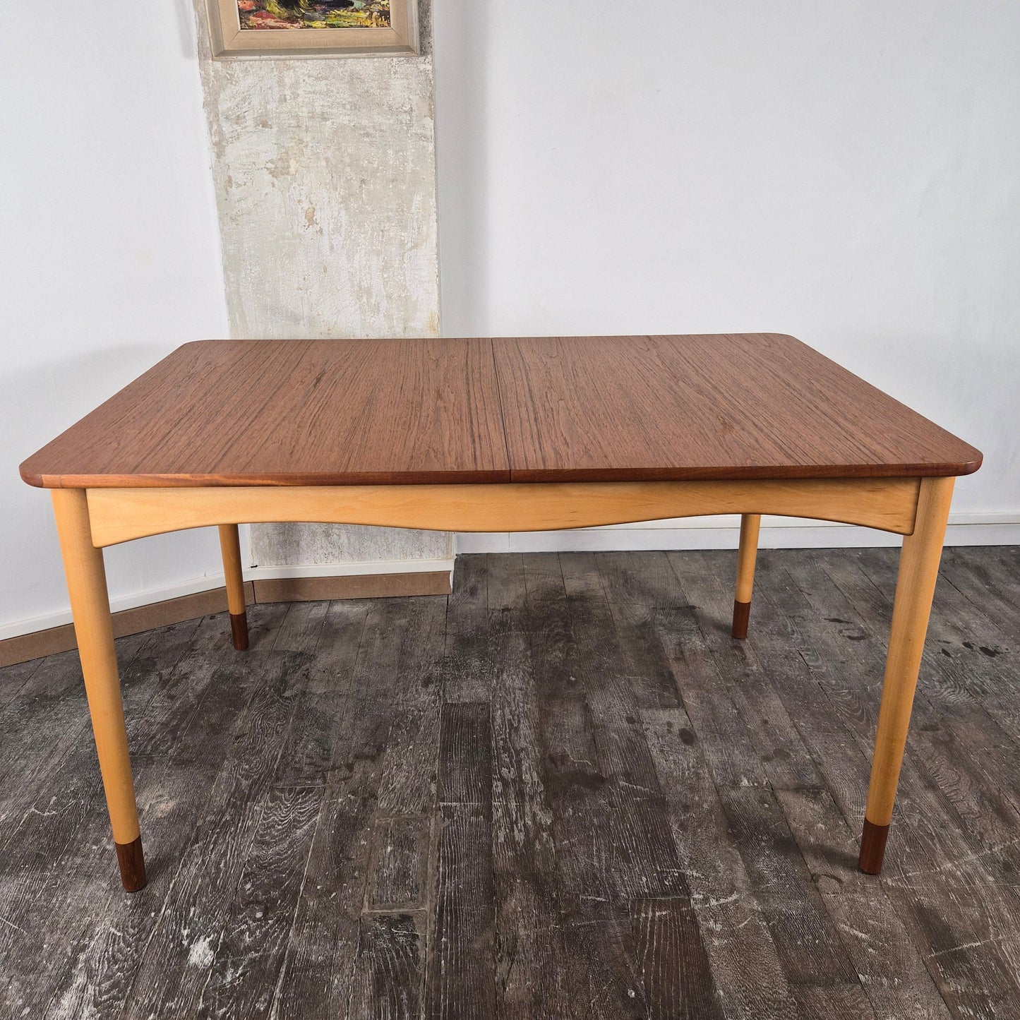 Rare table de salle à manger en teck et érable avec 2 extensions par Finn Juhl pour Bovirke, Danemark, 1950 – vue de dessus – en teck – Danemark, années 1950 – Atelier 56