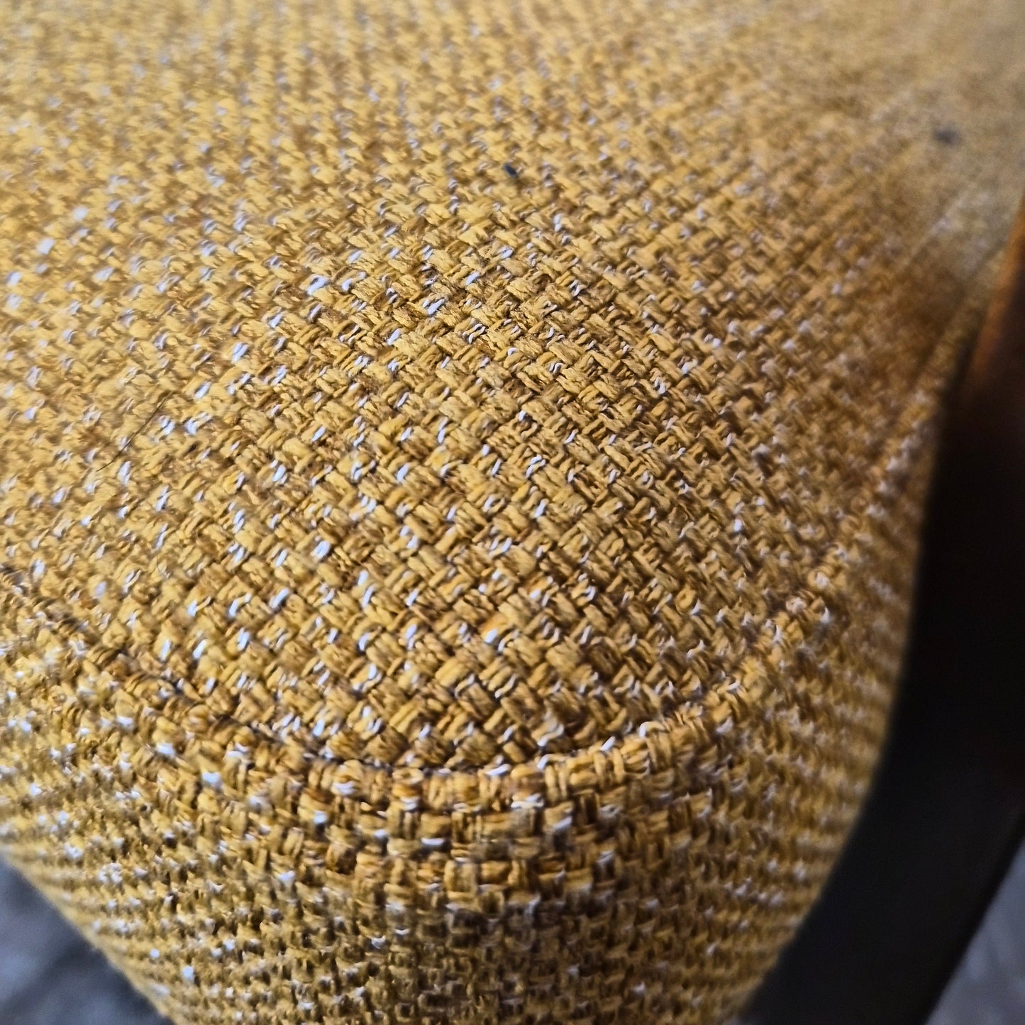 Fauteuil en teck, Danemark, 1970 – détail des accoudoirs – en teck – Danemark, années 1960 – Atelier 56