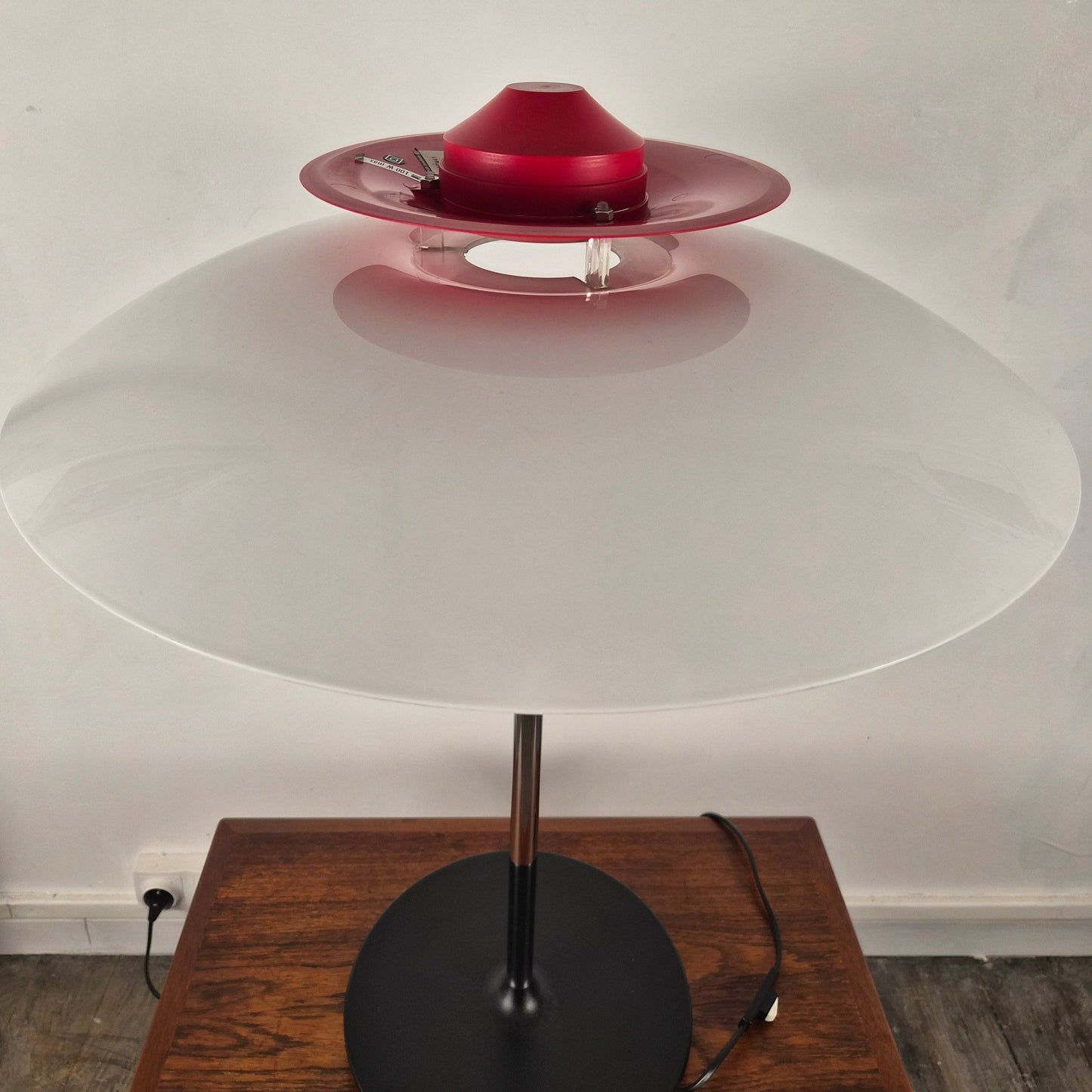 Lampe de table PH80 par Poul Henningsen pour Louis Poulsen, Danemark, 1970 – vue de profil – en métal – Danemark, années 1970 – Atelier 56