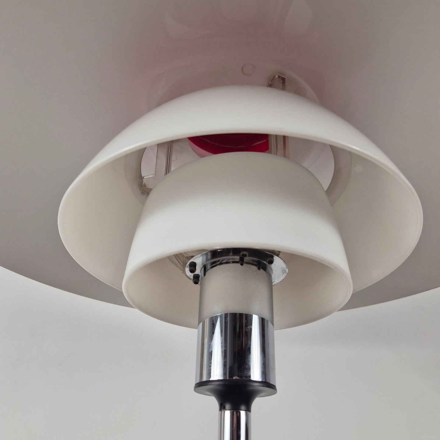 Lampe de table PH80 par Poul Henningsen pour Louis Poulsen, Danemark, 1970 – détail de l’abat-jour – en métal – Danemark, années 1970 – Atelier 56