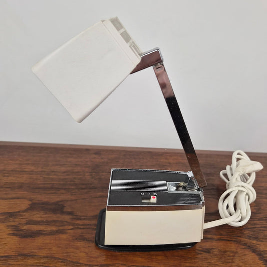 Lampe de table modèle Solo mini par H Bødtcher Hansen, Danemark 1960 – vue générale du luminaire – en métal – Danemark, années 1960 – Atelier 56