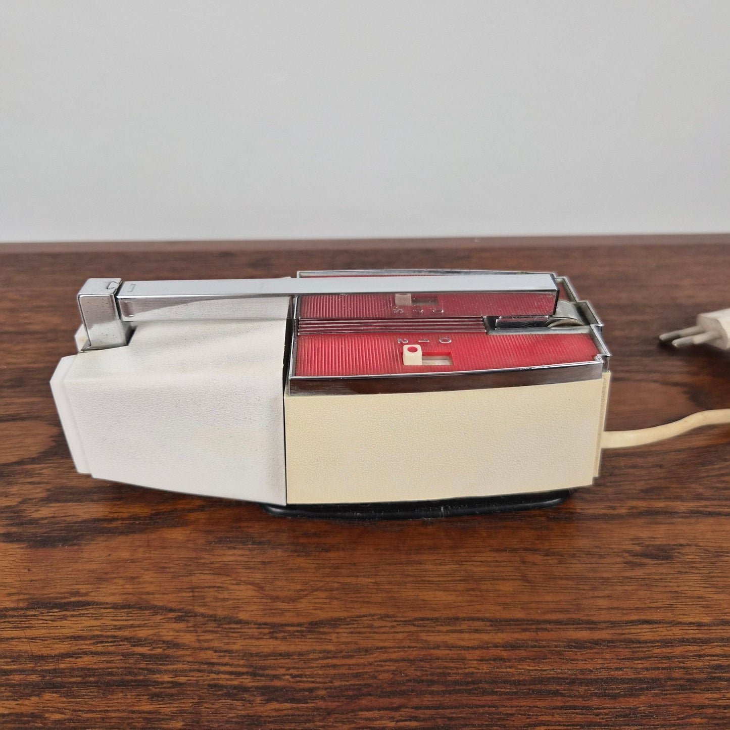 Lampe de table modèle Solo mini par H Bødtcher Hansen, Danemark 1960 – détail de l’abat-jour – en métal – Danemark, années 1960 – Atelier 56