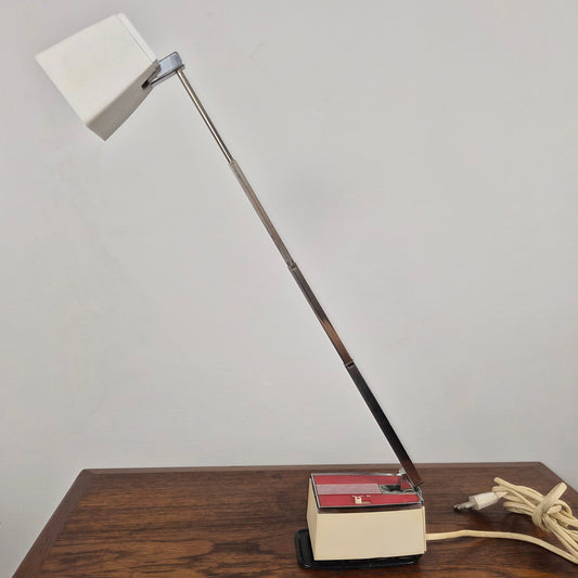 Lampe de table modèle Solo mini par H Bødtcher Hansen, Danemark 1960 – vue de profil – en métal – Danemark, années 1960 – Atelier 56