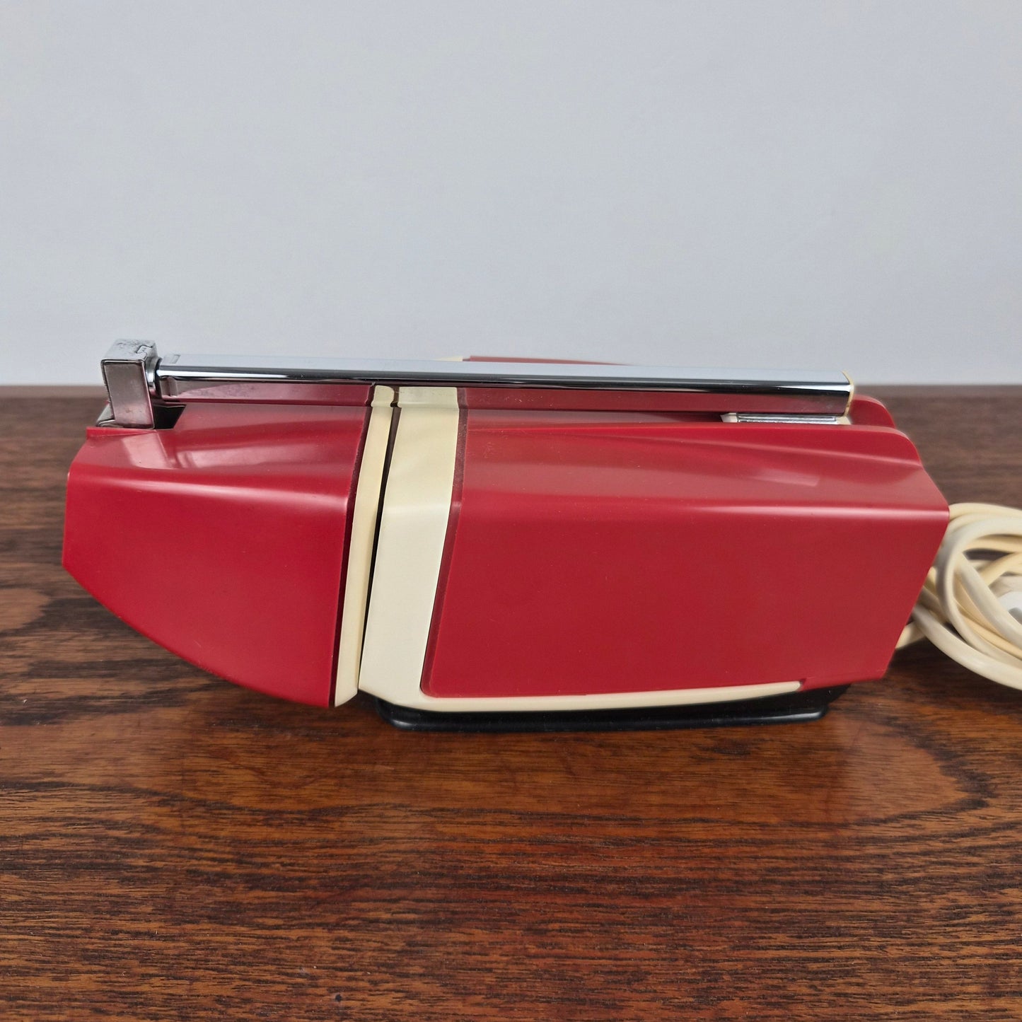 Lampe de table modèle Solo maxi par H Bødtcher Hansen, Danemark 1960 – détail de l’abat-jour – en métal – Danemark, années 1960 – Atelier 56