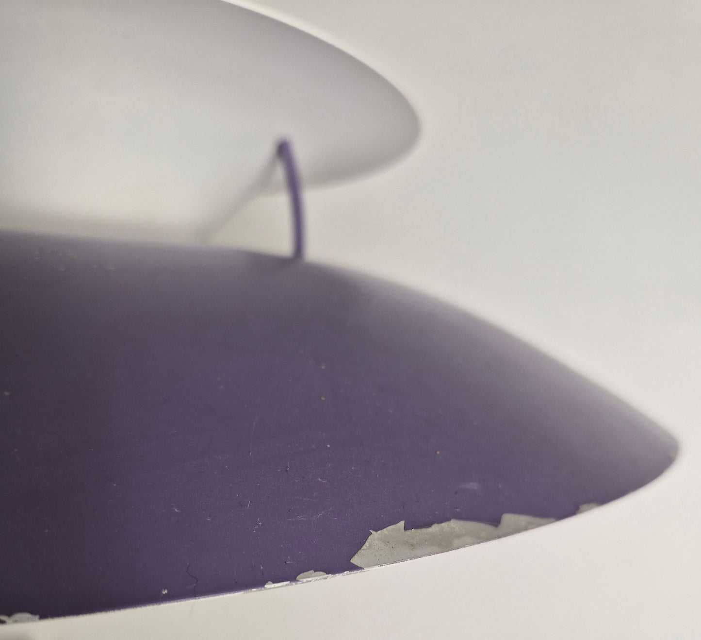 Suspension modèle PH5 mauve par Poul Henningsen pour Louis Poulsen, Danemark 1960 – détail du verre – en métal – Danemark, années 1960 – Atelier 56