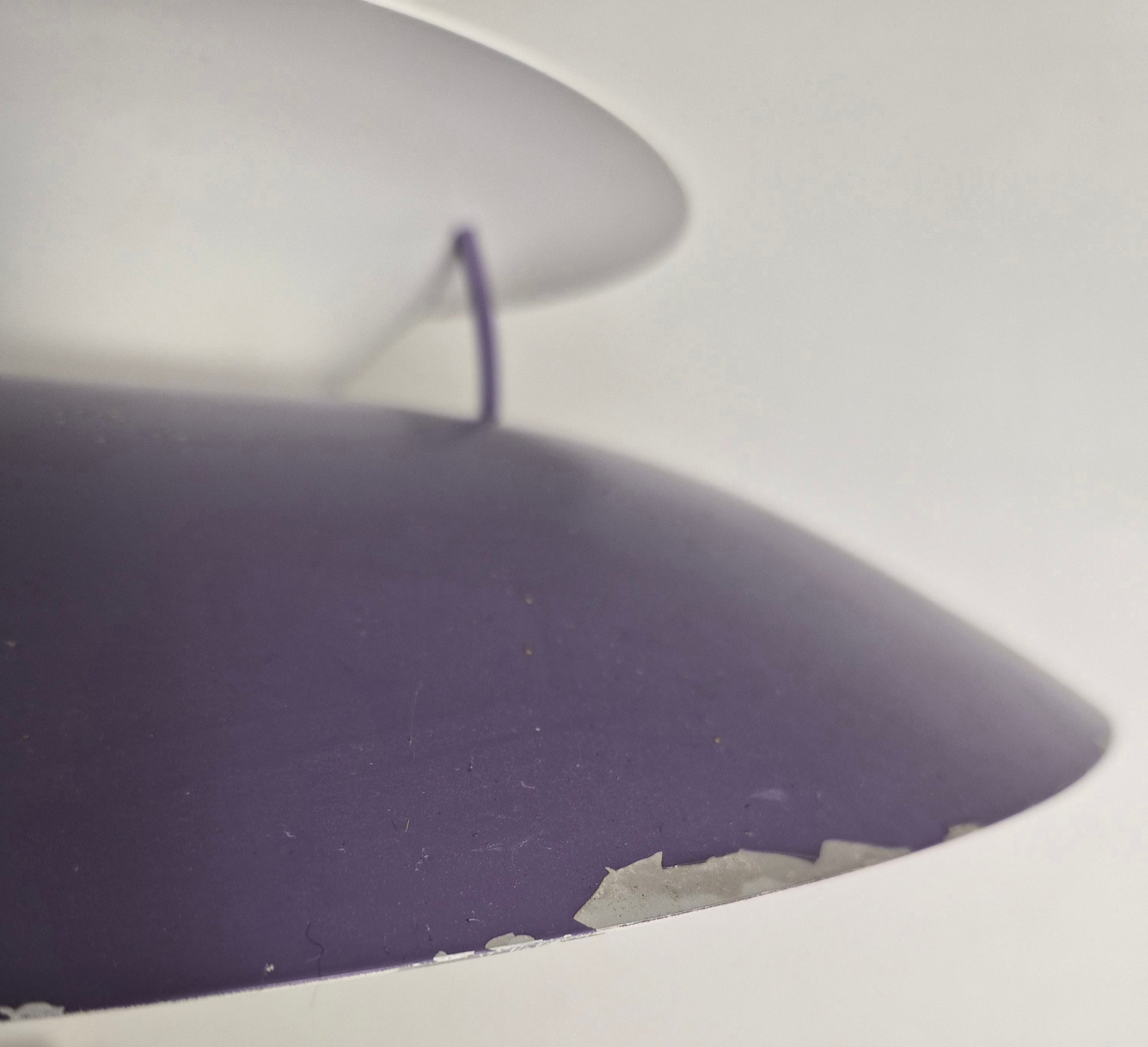 Suspension modèle PH5 mauve par Poul Henningsen pour Louis Poulsen, Danemark 1960 – détail du verre – en métal – Danemark, années 1960 – Atelier 56