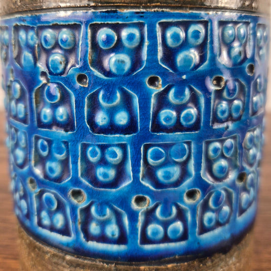 Vase en terre cuite à décor trifoglio céramique par Aldo Londi pour Bitossi – détail du design – en céramique – Italie, années 1960 – Atelier 56