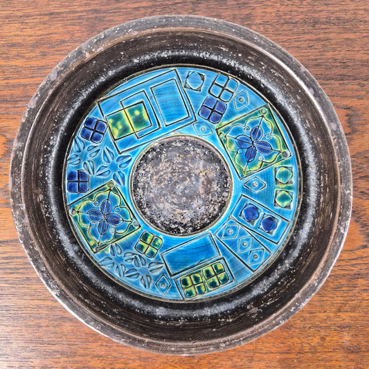 Plat en terre cuite à décor émail trifoglio par Aldo Londi pour Bitossi – vue générale – en céramique – Italie, années 1960 – Atelier 56