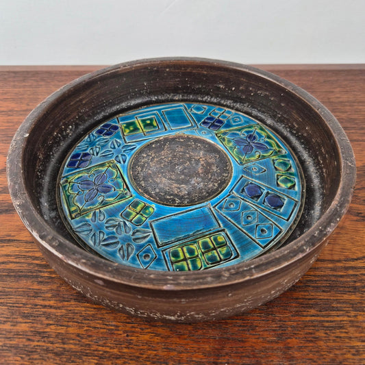 Plat en terre cuite à décor émail trifoglio par Aldo Londi pour Bitossi, – vue de profil – en céramique – Italie, années 1960 – Atelier 56