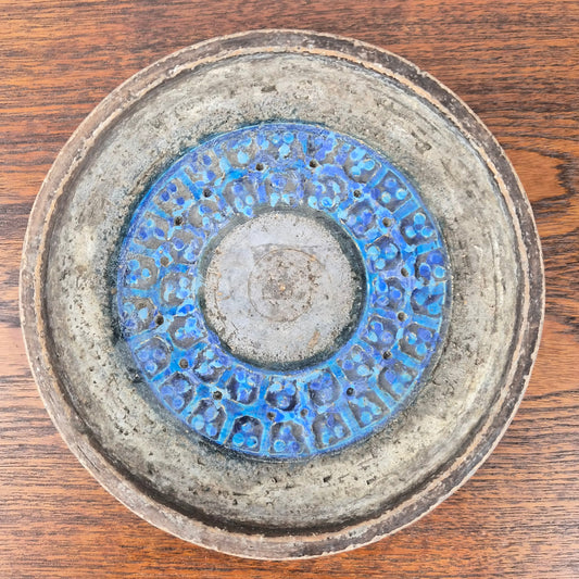 Plat en terre cuite à décor émail trifoglio par Aldo Londi pour Bitossi – vue de dessus – Italie, années 1960 – Atelier 56