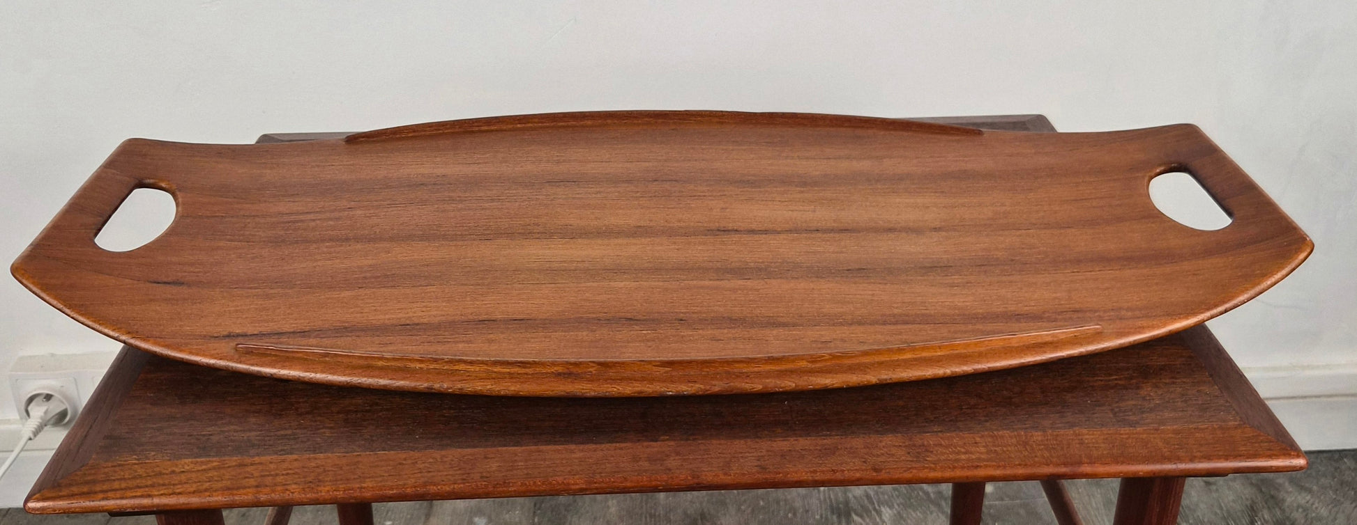 Plateau en teck grand modèle par Jens Quistgaard pour Dansk Designs, Danemark, 1960 – vue générale – en teck – Danemark, années 1960 – Atelier 56