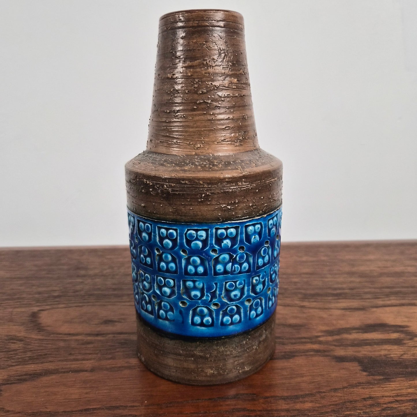 Vase en terre cuite à décor trifoglio céramique par Aldo Londi pour Bitossi – vue générale – en céramique – Italie, années 1960 – Atelier 56