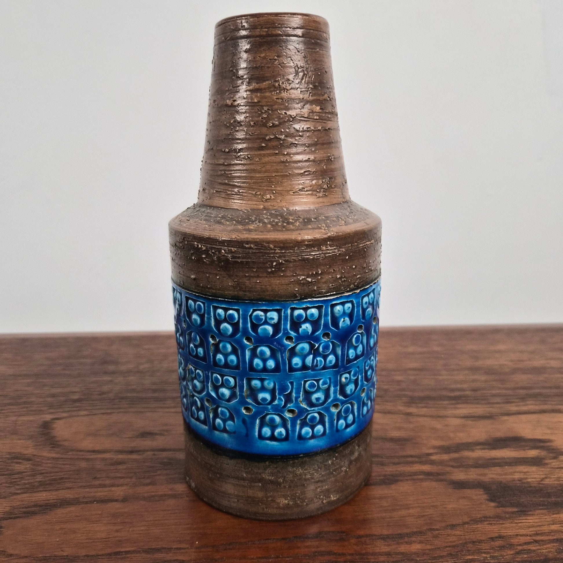 Vase en terre cuite à décor trifoglio céramique par Aldo Londi pour Bitossi – vue générale – en céramique – Italie, années 1960 – Atelier 56
