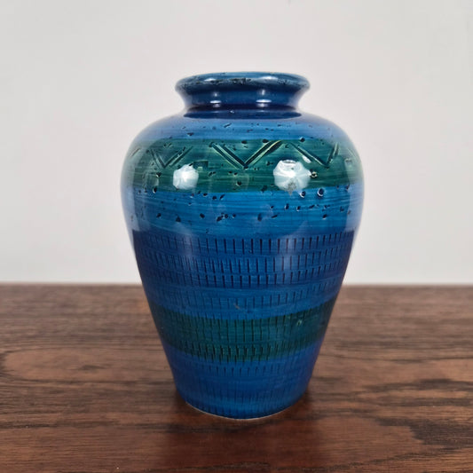 Vase en terre cuite émaillé Rimini Blue par Aldo Londi pour Bitossi, Italie, 1960 – vue de profil – en céramique – Italie, années 1960 – Atelier 56