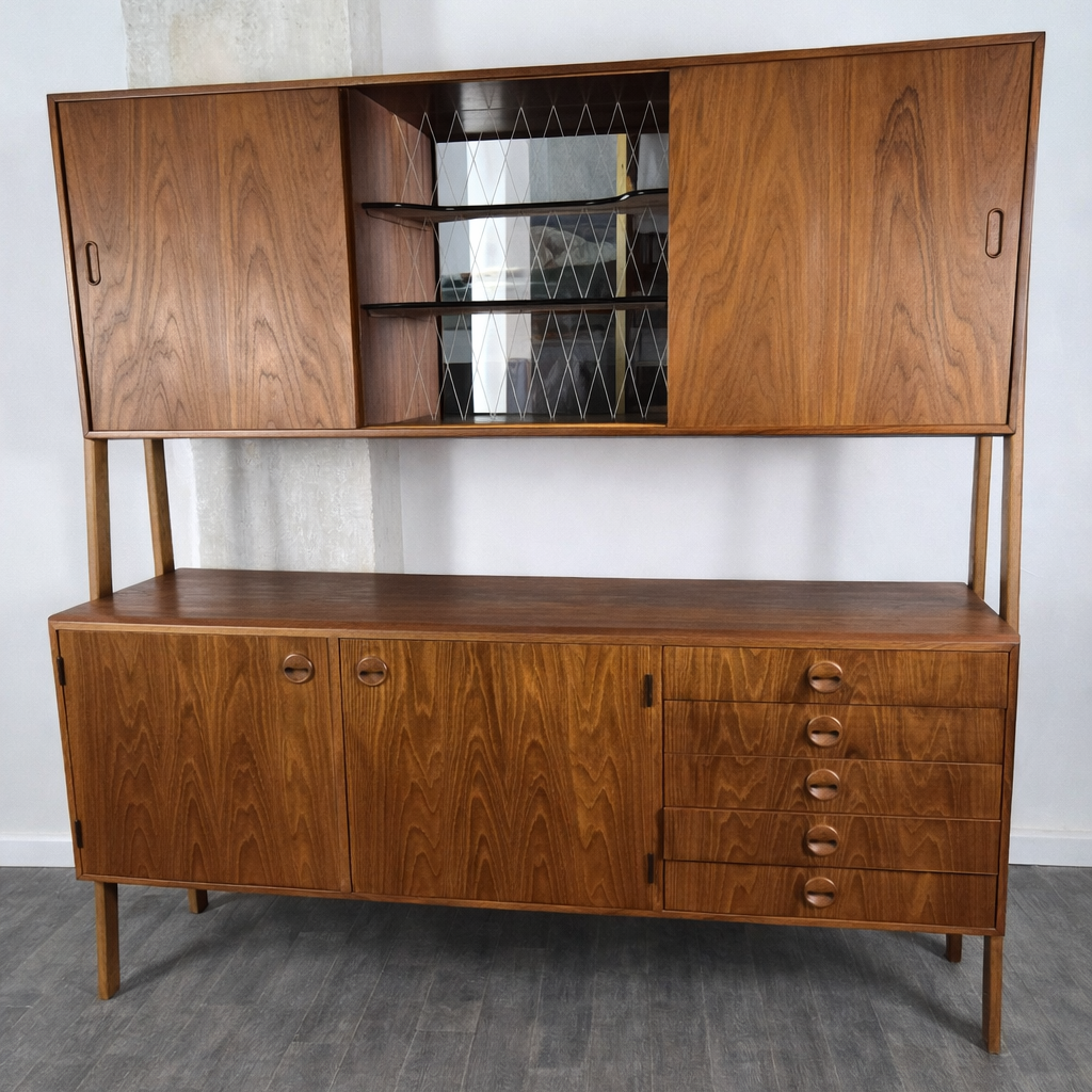 Double enfilade en teck, Danemark, années 1960. – vue de trois-quarts – en teck, miroir – Danemark, années 1960 – Atelier 56