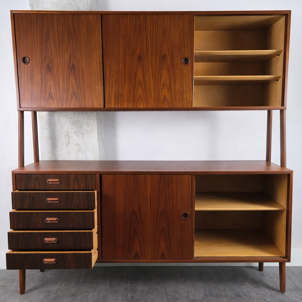 Double Enfilade Modèle 3 en Teck par Gunni Omann pour Oman Junn Møbelfabrik, Danemark, 1960 – vue de profil – en teck – Danemark, années 1960 – Atelier 56