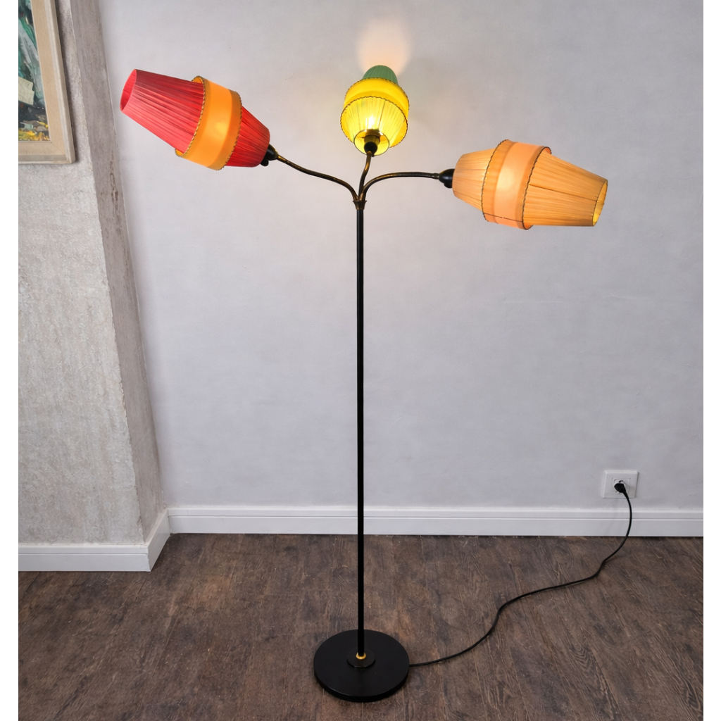 Lampe sur pied à bras mobiles et abats jours celluloïd, Danemark, 1960 – vue générale du luminaire – en métal – Danemark, années 1960 – Atelier 56