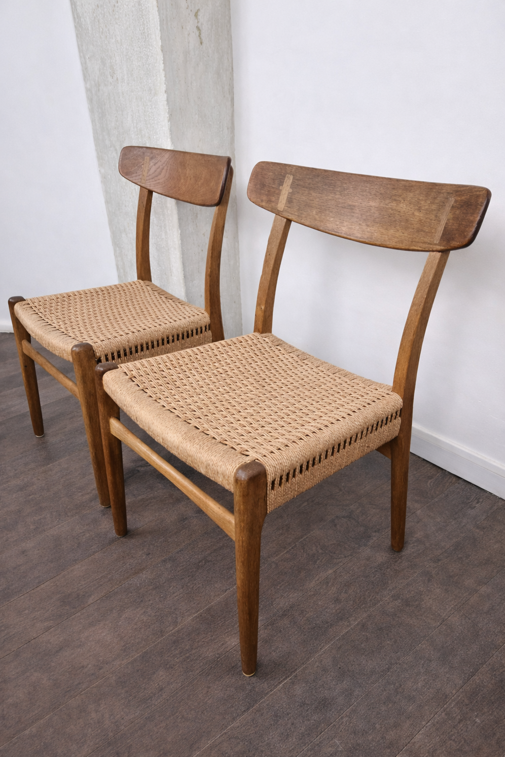Chaise en chêne et corde, modèle Ch-23 par Hans J. Wegner pour Carl Hansen & Son, Danemark 1960 – vue de profil – en chêne – Danemark, années 1960 – Atelier 56