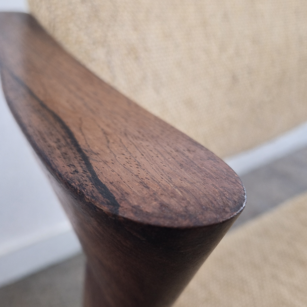 Chaise en palissande et laine, modèle 42 par Kai Kristiansen pour Korup Stolefabrik, Danemark, 1956 – vue de profil – en teck, palissandre – Danemark – Atelier 56