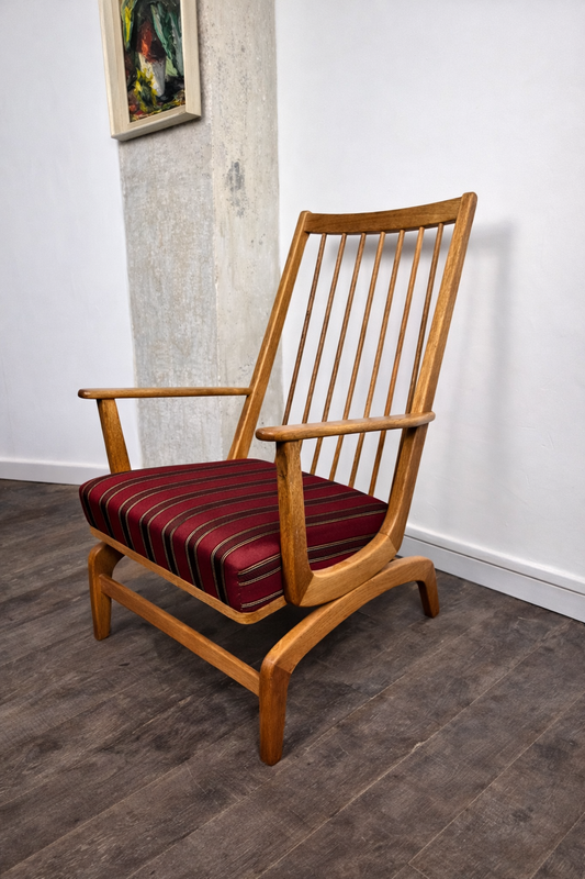 Chaise à bascule en chêne et coussin en tissus, Danemark, 1960 – vue de trois-quarts – en chêne – Danemark, années 1960 – Atelier 56
