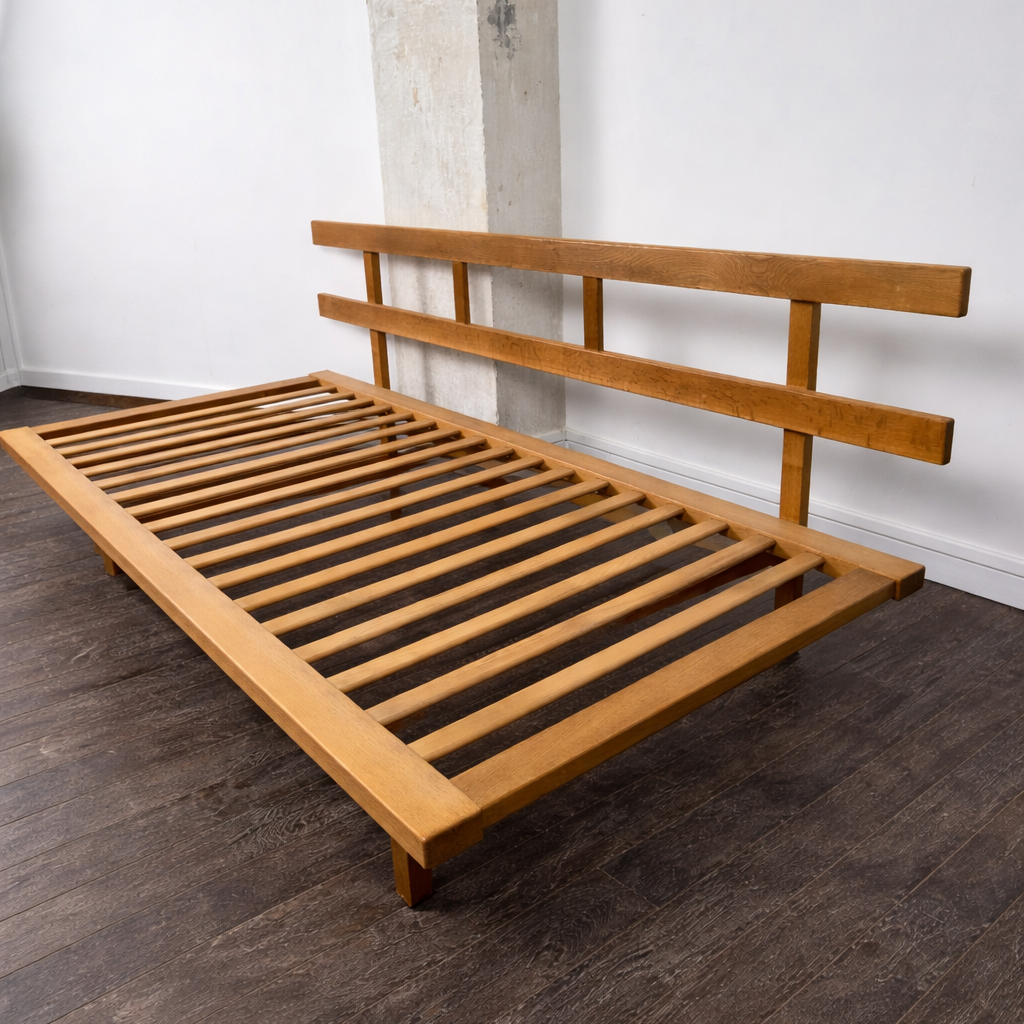 Canapé lit en chêne, hêtre et laine model BM4312 Daybed Sofa par Børge Mogensen pour Fredericia, Danemark, 1960. – détail du piètement – en chêne – Danemark, années 1960 – Atelier 56