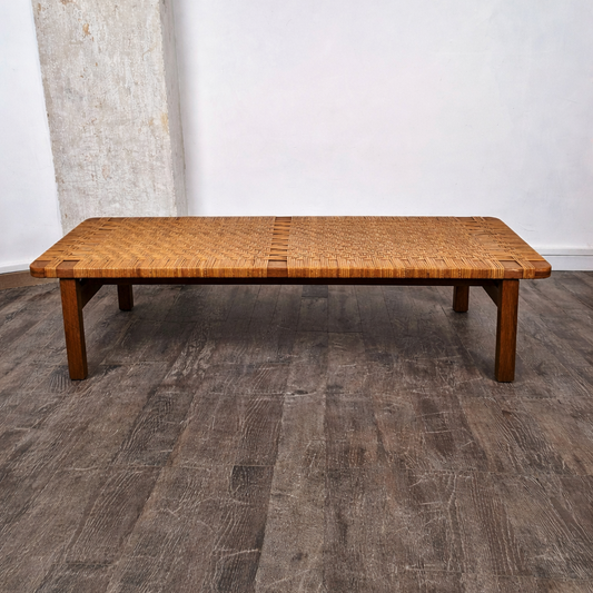Banc en rotin et chêne par Børge Mogensen, 1960 – vue de face – en chêne, rotin – Danemark, années 1960 – Atelier 56