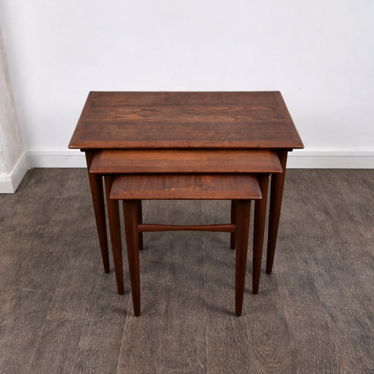 Tables basses gigogne, Denmark, 1960 – vue générale – en teck – Danemark, années 1960 – Atelier 56