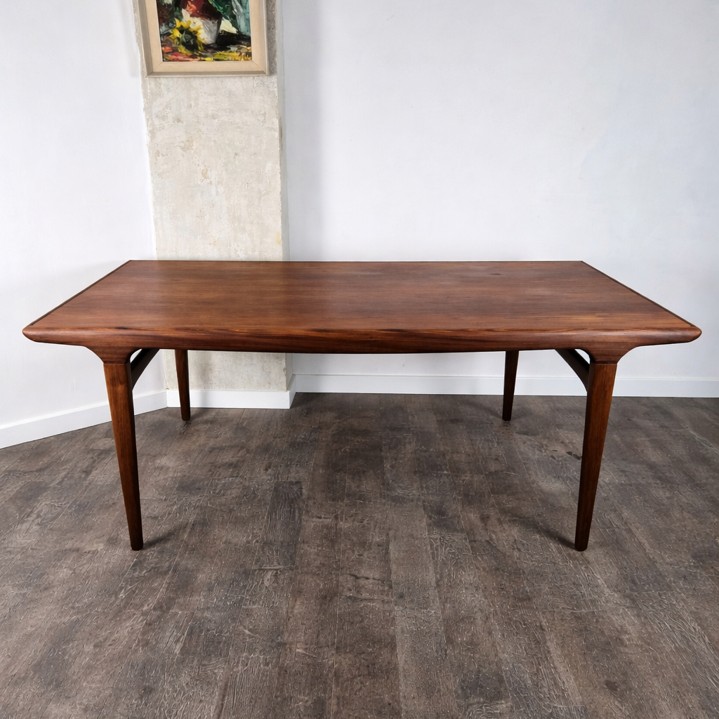 Table de salle à manger en teck avec extension par Johannes Andersen, pour Uldum møbelfabrik, Danemark, 1960 – vue générale – en teck – Danemark, années 1960 – Atelier 56