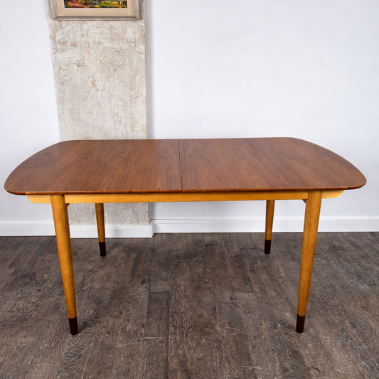 Rare table de salle à manger en teck et érable avec 2 extensions par Finn Juhl pour Søren Willadsen, Danemark, 1960