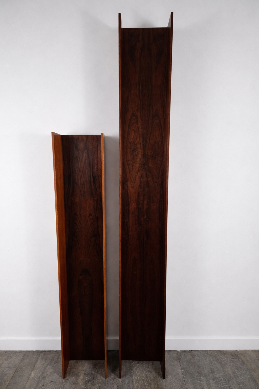 Deux étagères en palissandre par Wilhelm Renz, Allemagne, 1960 – vue de face – en palissandre – années 1960 – Atelier 56