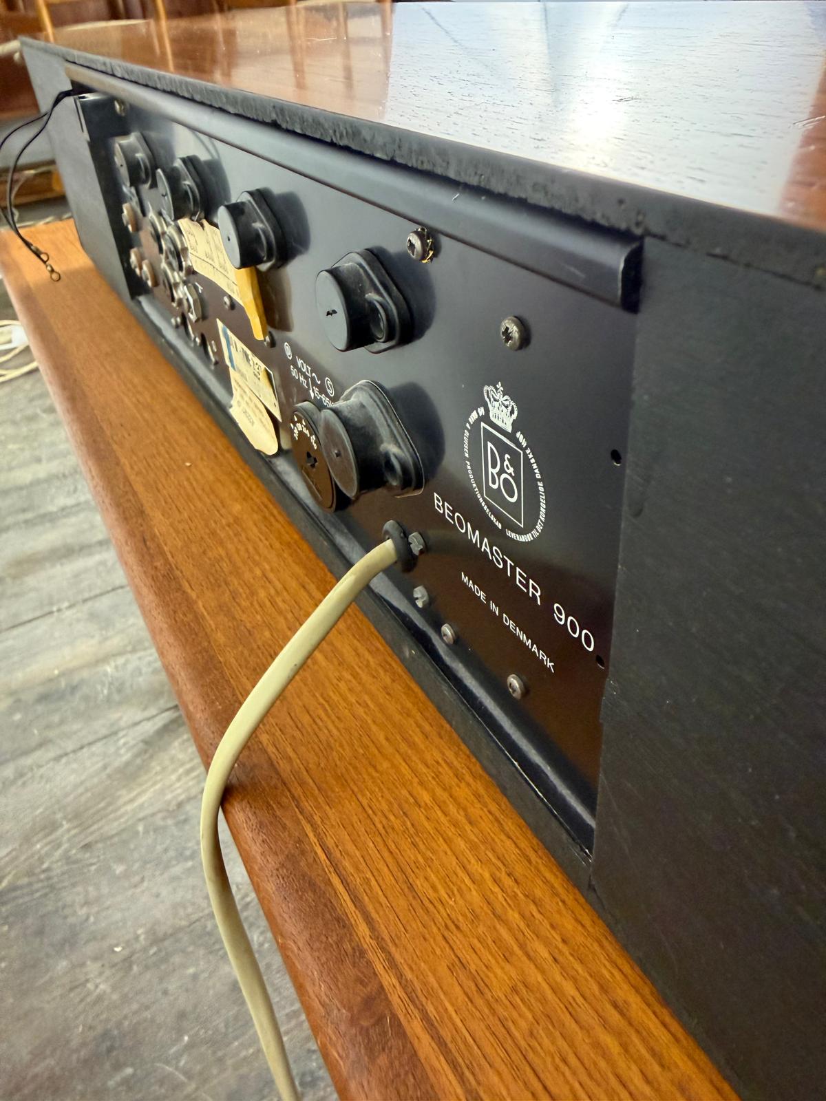 Radio stéréo vintage Bang & Olufsen Beomaster 900 en palissandre avec module Bluetooth