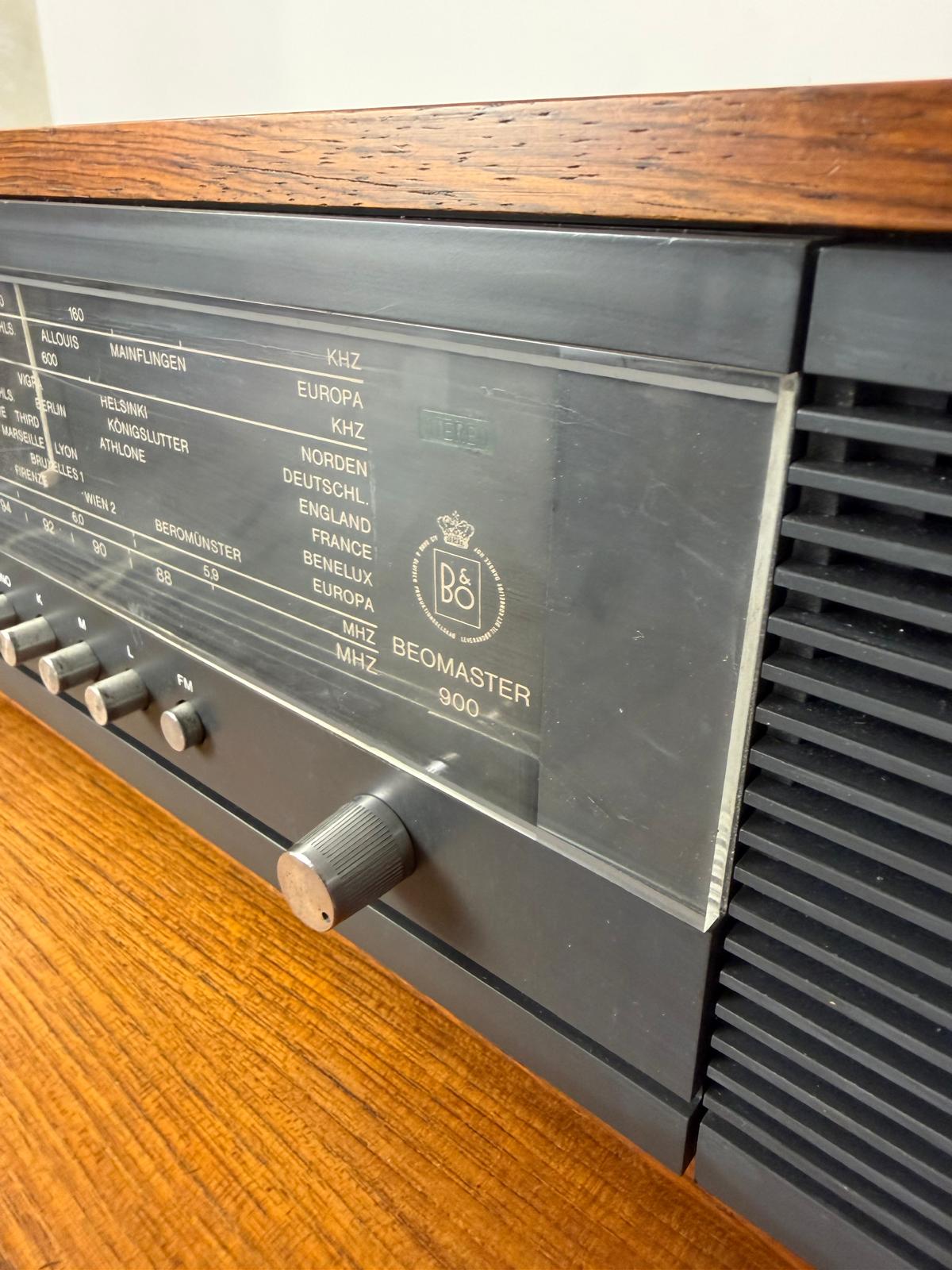 Radio stéréo vintage Bang & Olufsen Beomaster 900 en palissandre avec module Bluetooth