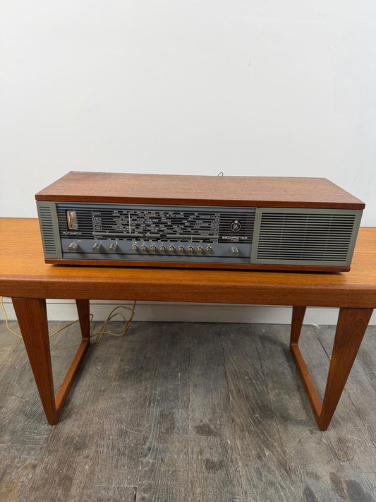 Radio mono vintage Bang & Olufsen Beomaster 700 en teck avec module Bluetooth