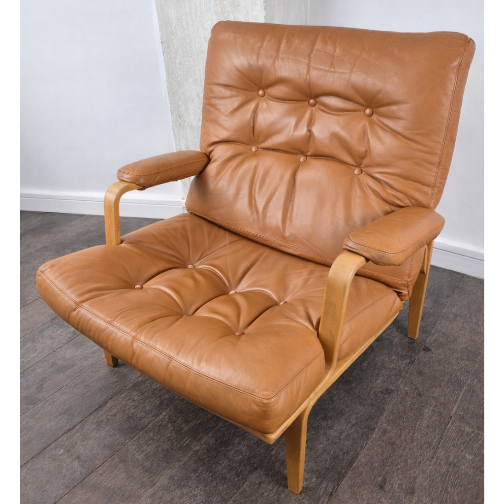 Paire de fauteuils modèle Ingrid en hêtre et cuir par Bruno Mathsson pour Dux Ingrid Lounge Chairs, Danemark, 1960 – vue de profil – en cuir – Danemark, années 1960 – Atelier 56